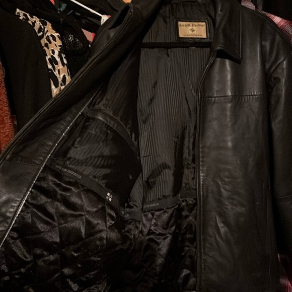 100% Genuine Leather Jacket - Picture 11 of 15